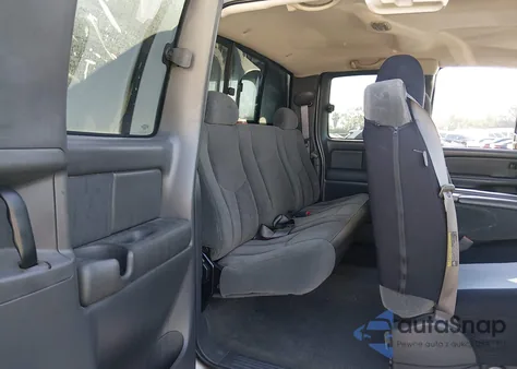 2004 Chevrolet Silverado 2500Hd Ls z USA, uszkodzony, nr VIN 1GCHC29U54E390212